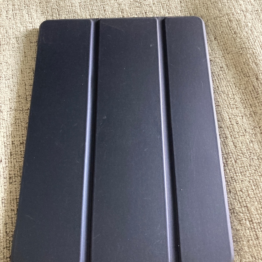IPad - Picture 2 of 4